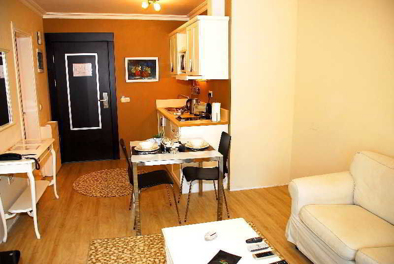 La Palace Suites Sisli Istanbul Exterior photo
