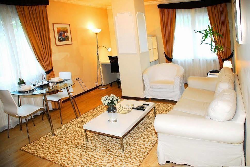 La Palace Suites Sisli Istanbul Exterior photo
