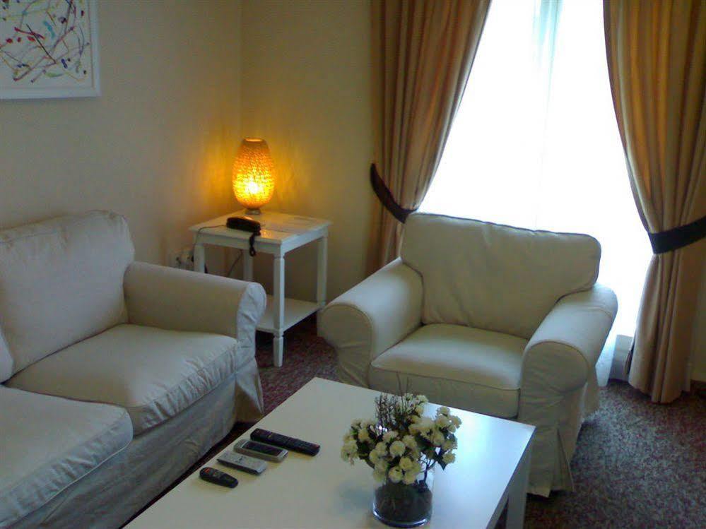 La Palace Suites Sisli Istanbul Exterior photo